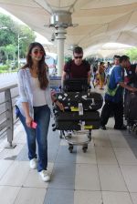 Ileana D_Cruz snapped at Mumbai, airport on 20th July 2015